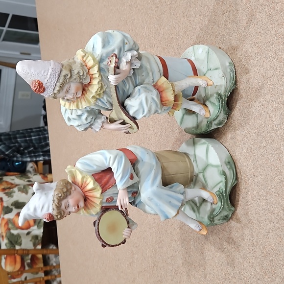 2 Elizabethan Era Musician Statues!!! - Picture 11 of 14